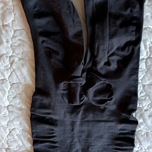 SKIMS by Kim Kardashian - Picture 6 of 8